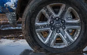   Toyota Tacoma Limited Double Cab - 2015