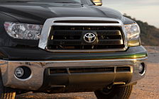   Toyota Tundra Double Cab - 2010