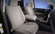   Toyota Tundra Double Cab - 2010