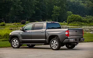   Toyota Tundra CrewMax Platinum - 2014