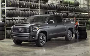   Toyota Tundra TRD Sport CrewMax Cab - 2017