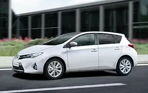   Toyota Auris Hybrid - 2012