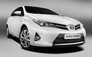   Toyota Auris Hybrid - 2012