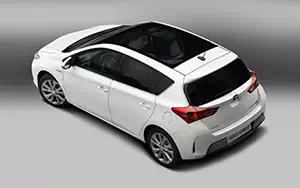   Toyota Auris Hybrid - 2012