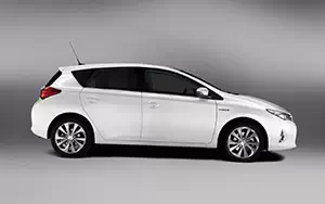   Toyota Auris Hybrid - 2012