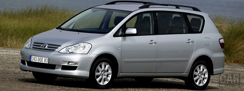   - Toyota Avensis Verso - Car wallpapers