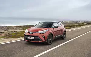   Toyota C-HR Hybrid (Orange) - 2019