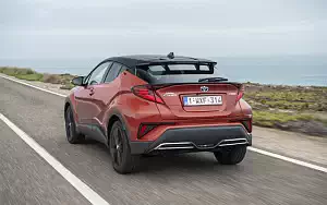   Toyota C-HR Hybrid (Orange) - 2019