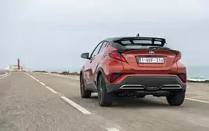   Toyota C-HR Hybrid (Orange) - 2019