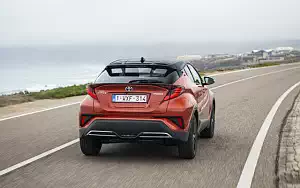   Toyota C-HR Hybrid (Orange) - 2019