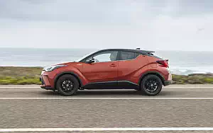   Toyota C-HR Hybrid (Orange) - 2019