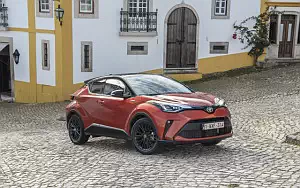   Toyota C-HR Hybrid (Orange) - 2019