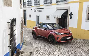   Toyota C-HR Hybrid (Orange) - 2019