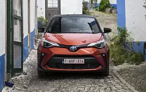   Toyota C-HR Hybrid (Orange) - 2019