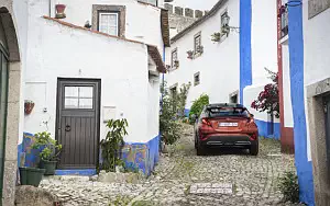   Toyota C-HR Hybrid (Orange) - 2019