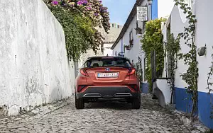   Toyota C-HR Hybrid (Orange) - 2019