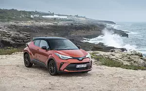   Toyota C-HR Hybrid (Orange) - 2019