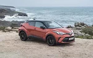   Toyota C-HR Hybrid (Orange) - 2019