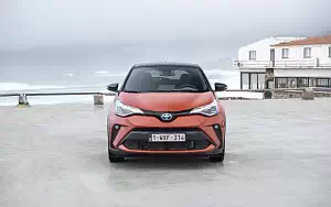   Toyota C-HR Hybrid (Orange) - 2019