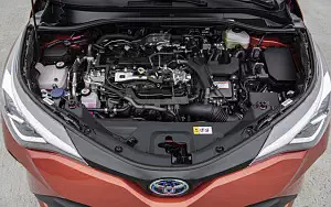   Toyota C-HR Hybrid (Orange) - 2019