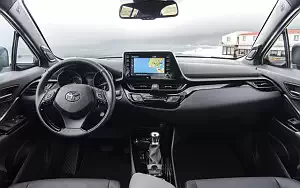   Toyota C-HR Hybrid (Orange) - 2019
