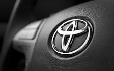   Toyota Camry - 2009