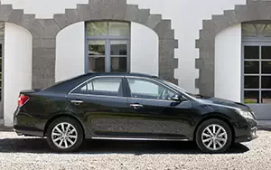   Toyota Camry - 2011