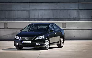   Toyota Camry - 2011