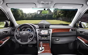   Toyota Camry - 2011