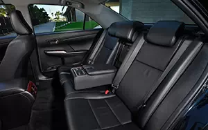   Toyota Camry - 2011