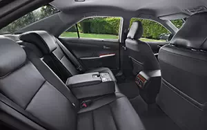   Toyota Camry - 2011