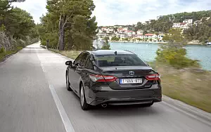   Toyota Camry Hybrid - 2019