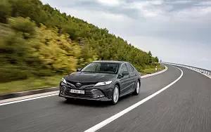   Toyota Camry Hybrid - 2019
