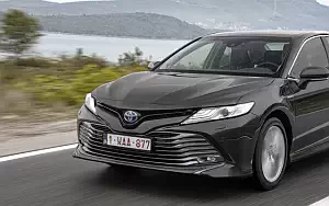   Toyota Camry Hybrid - 2019