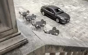   Toyota Camry Hybrid - 2019