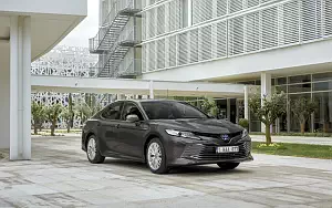  Toyota Camry Hybrid - 2019