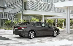   Toyota Camry Hybrid - 2019