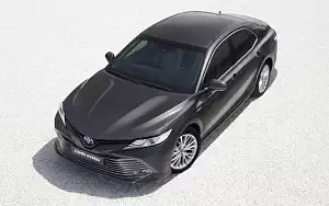   Toyota Camry Hybrid - 2019
