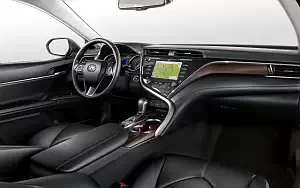   Toyota Camry Hybrid - 2019
