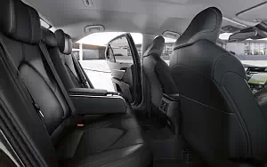   Toyota Camry Hybrid - 2019