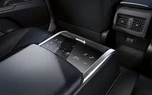   Toyota Camry Hybrid - 2019