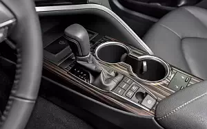   Toyota Camry Hybrid - 2019