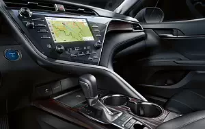   Toyota Camry Hybrid - 2019