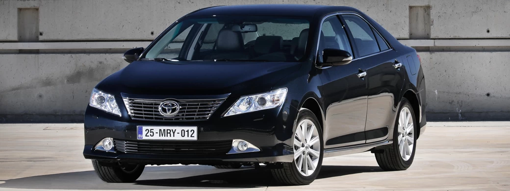   Toyota Camry - 2011 - Car wallpapers