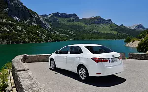   Toyota Corolla - 2013