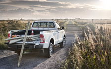   Toyota Hilux Regular Cab - 2012