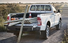  Toyota Hilux Regular Cab - 2012