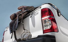   Toyota Hilux Regular Cab - 2012