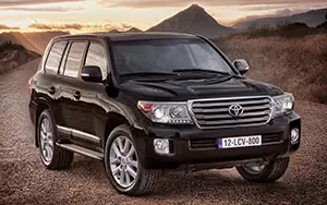   Toyota Land Cruiser 200 - 2012