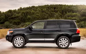   Toyota Land Cruiser 200 - 2012